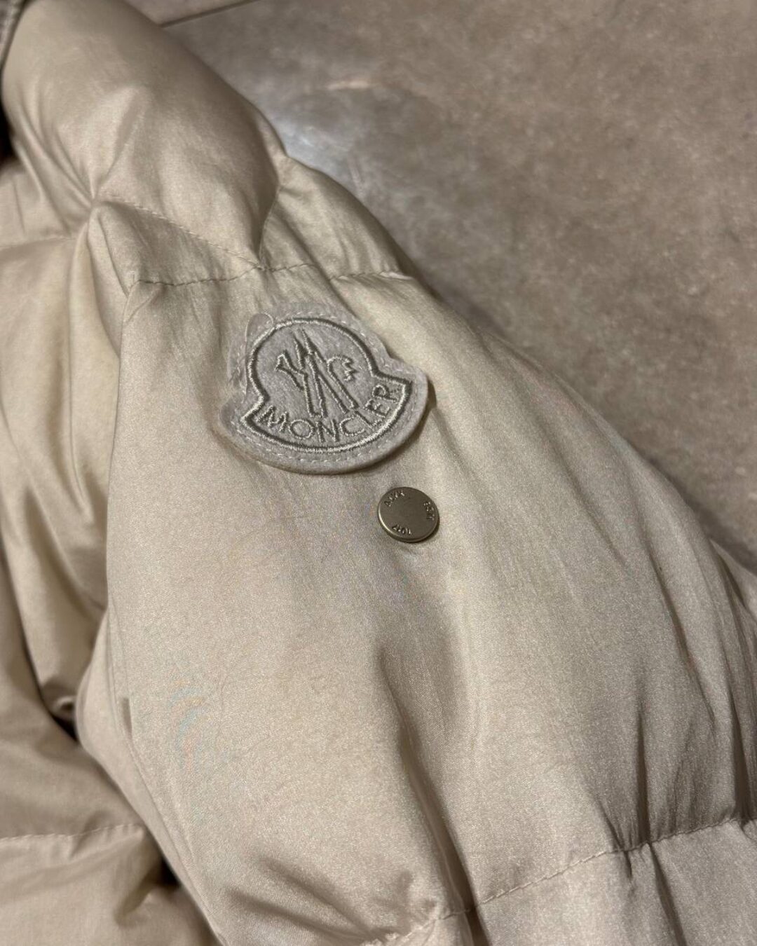 Пуховик Moncler