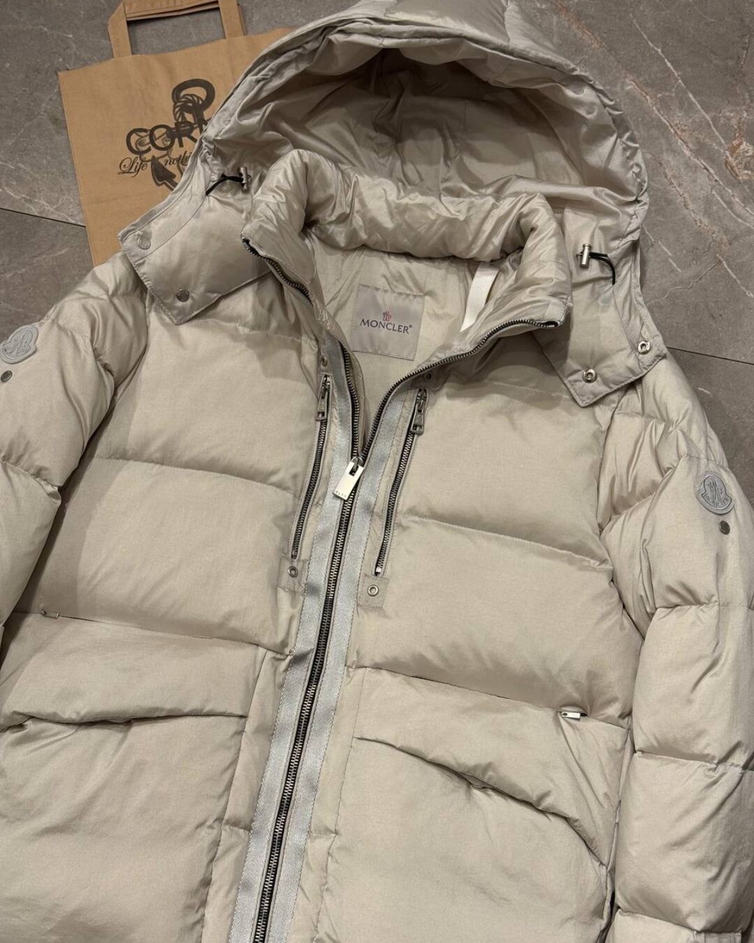Пуховик Moncler