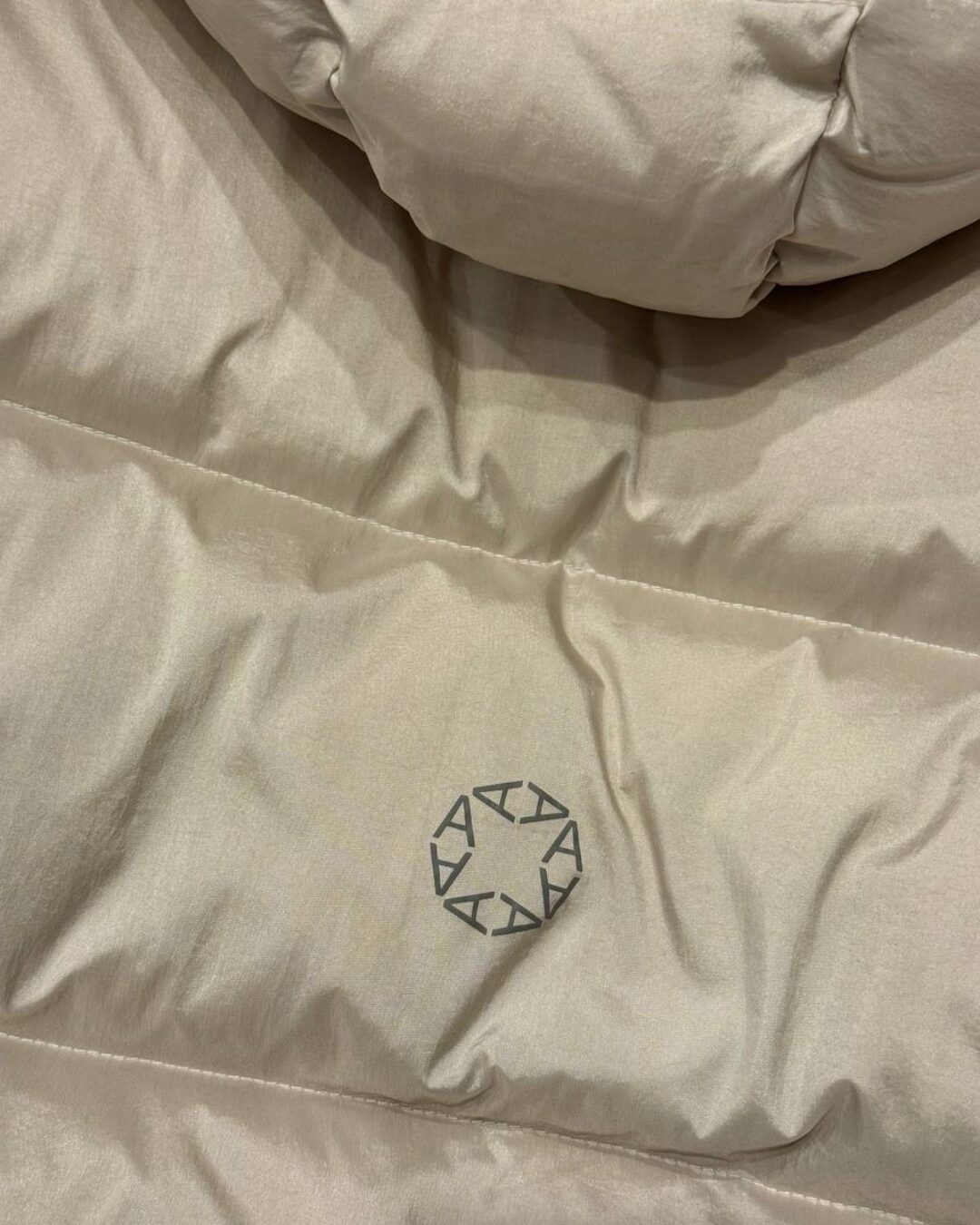 Пуховик Moncler