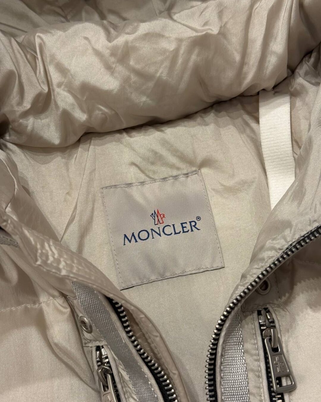 Пуховик Moncler