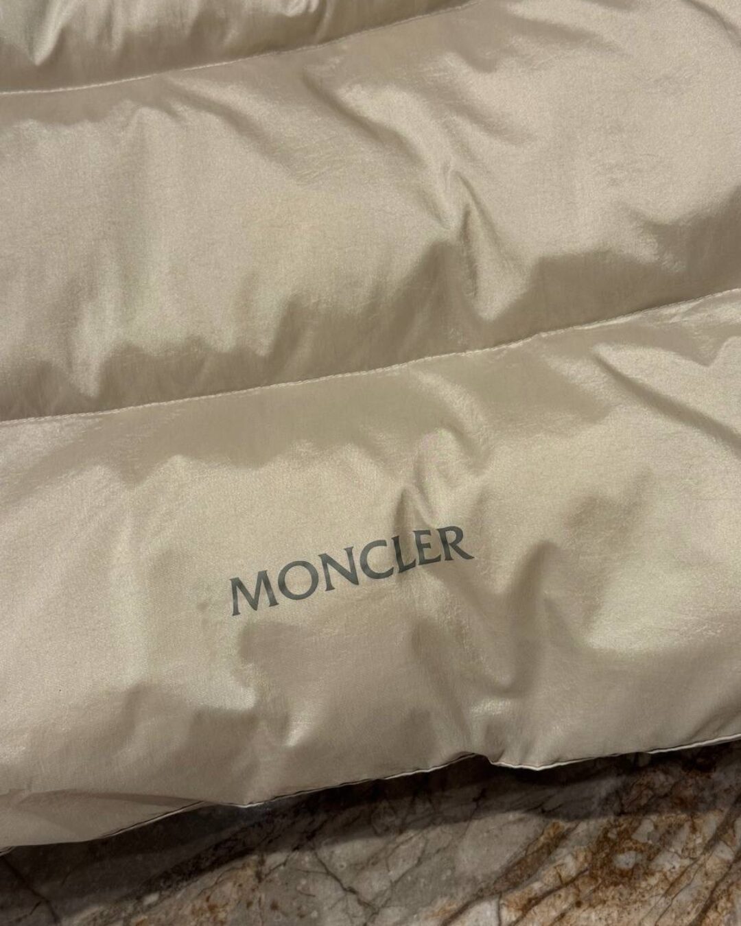 Пуховик Moncler