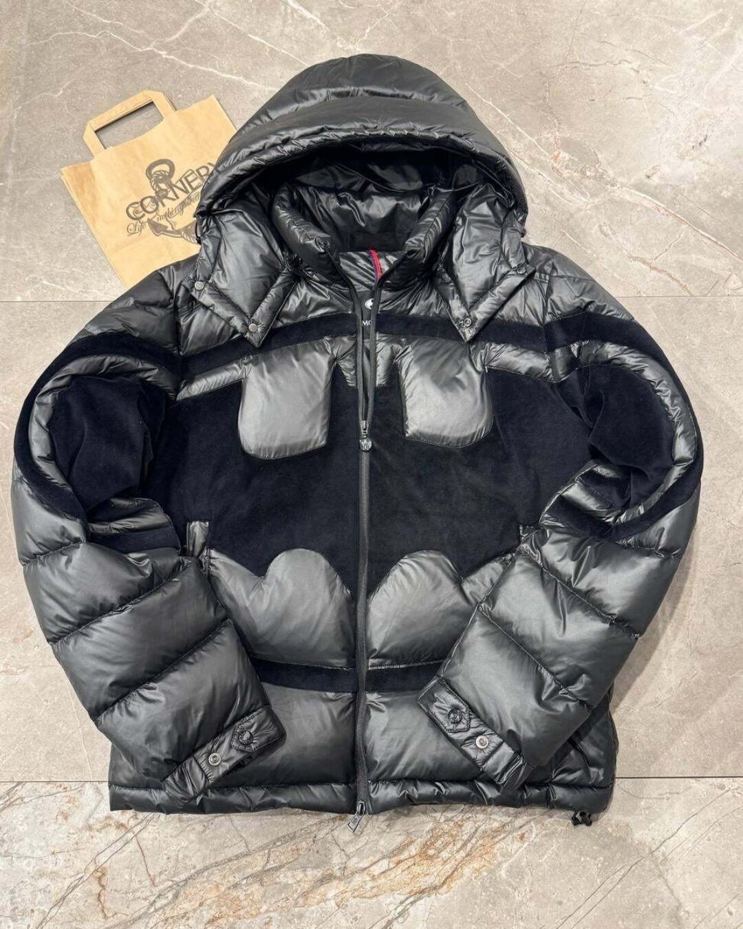 Пуховик Moncler x DC