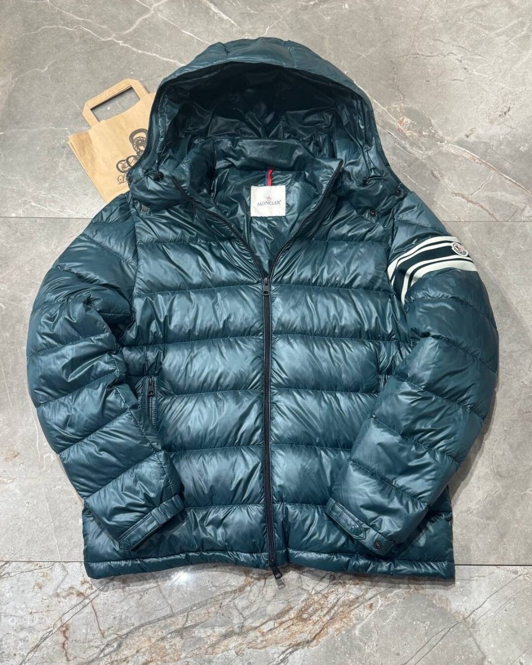 Пуховик Moncler