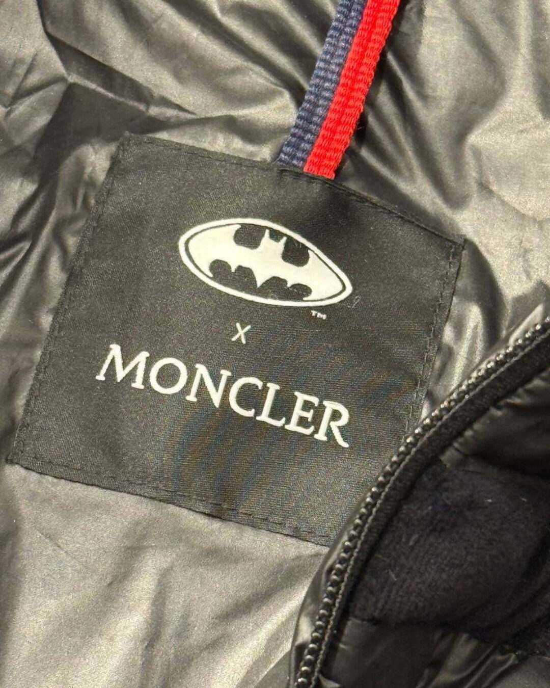 Пуховик Moncler x DC