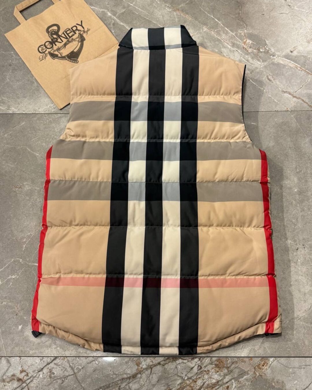Жилет Burberry