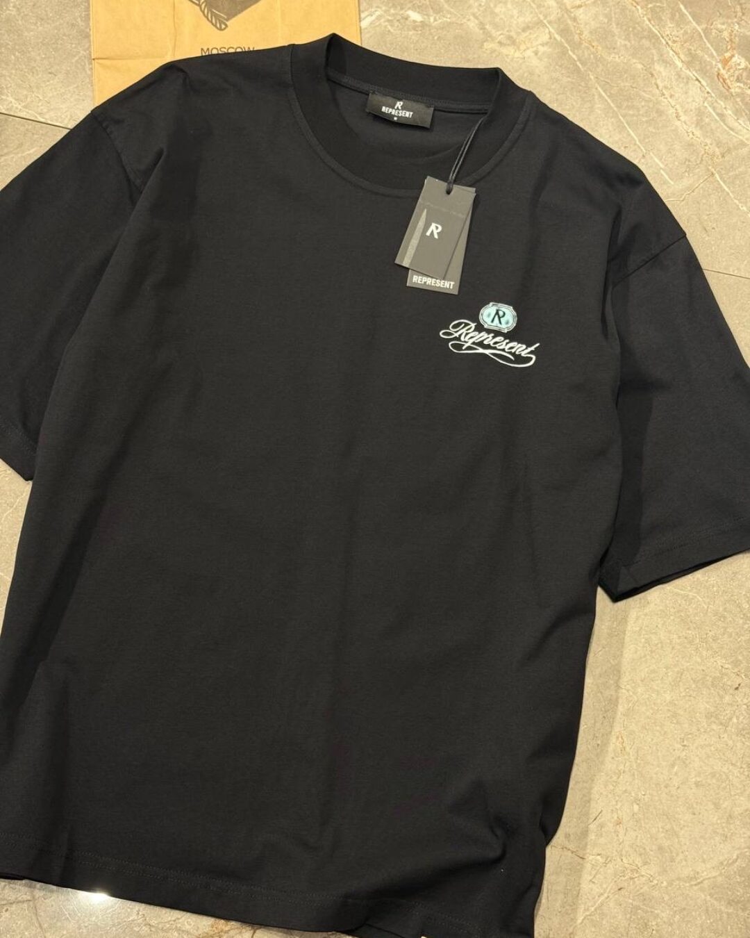 Футболка Represent