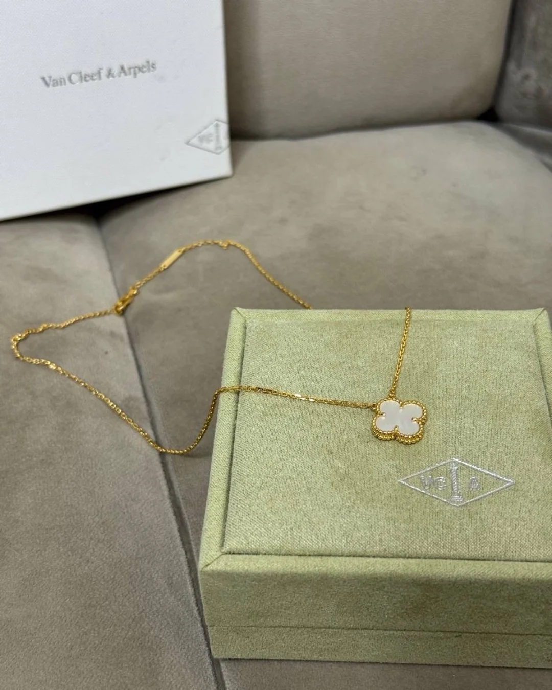 Колье Van Cleef & Arpels Vintage Alhambra (Gold/White/Mono