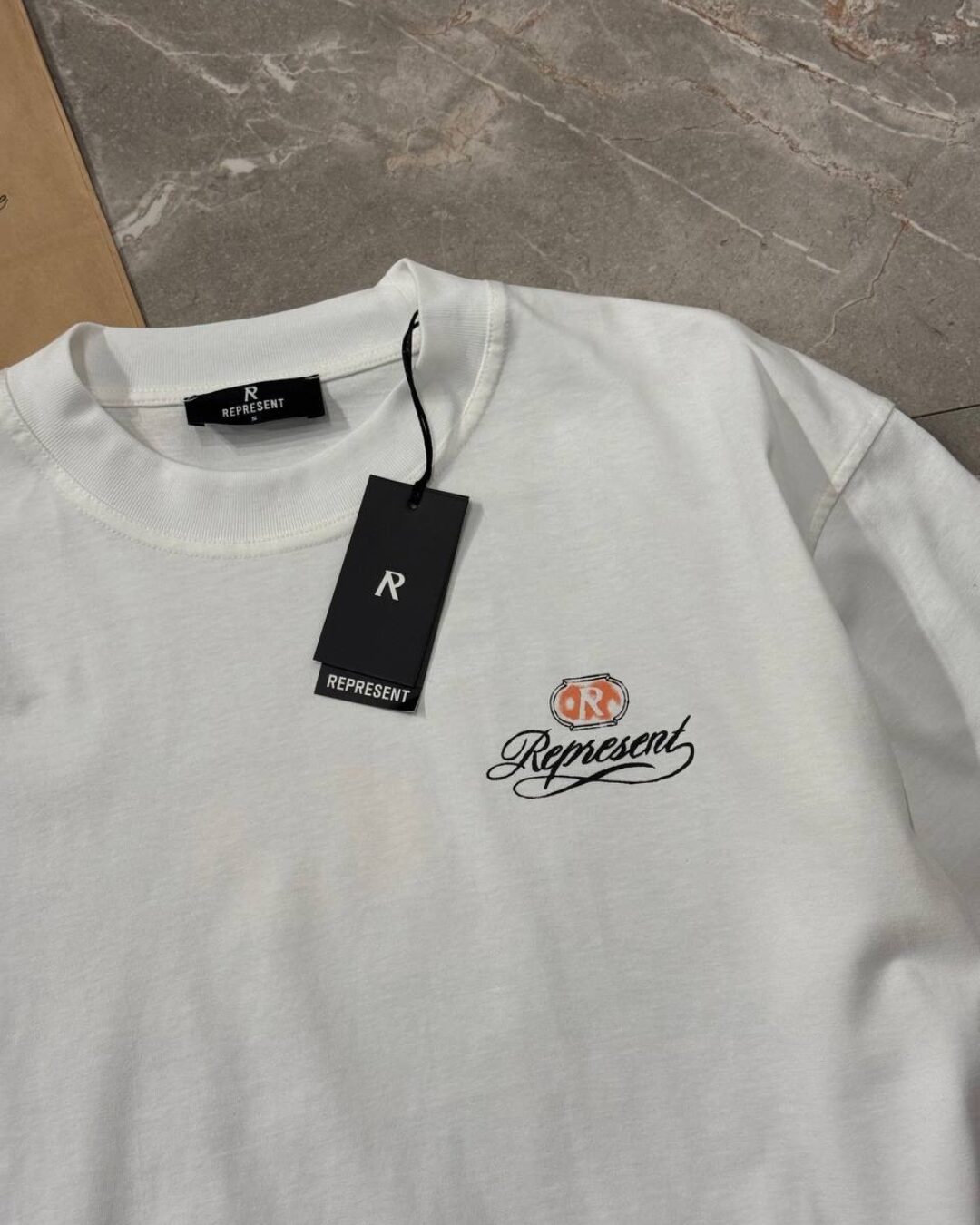 Футболка Represent