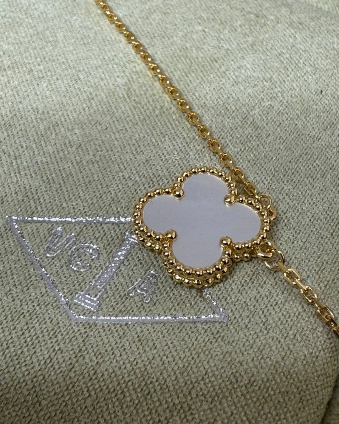 Колье Van Cleef & Arpels Vintage Alhambra (Gold/White/Mono — фото 6