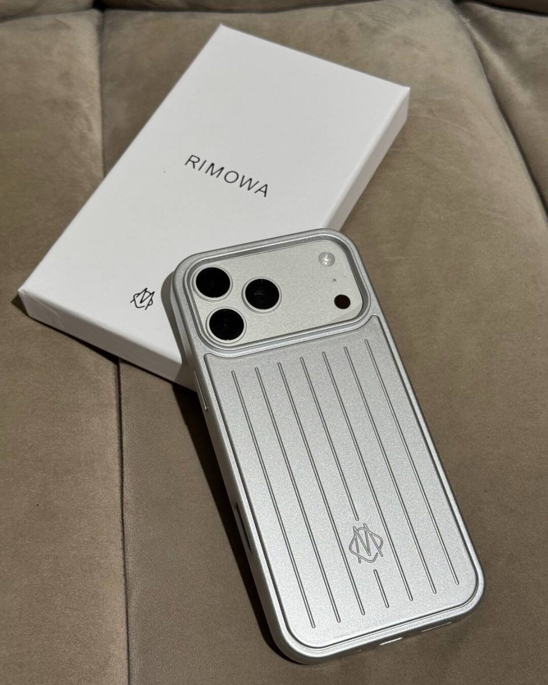 Чехол Rimowa (IPhone 17 Pro Max) — фото 7
