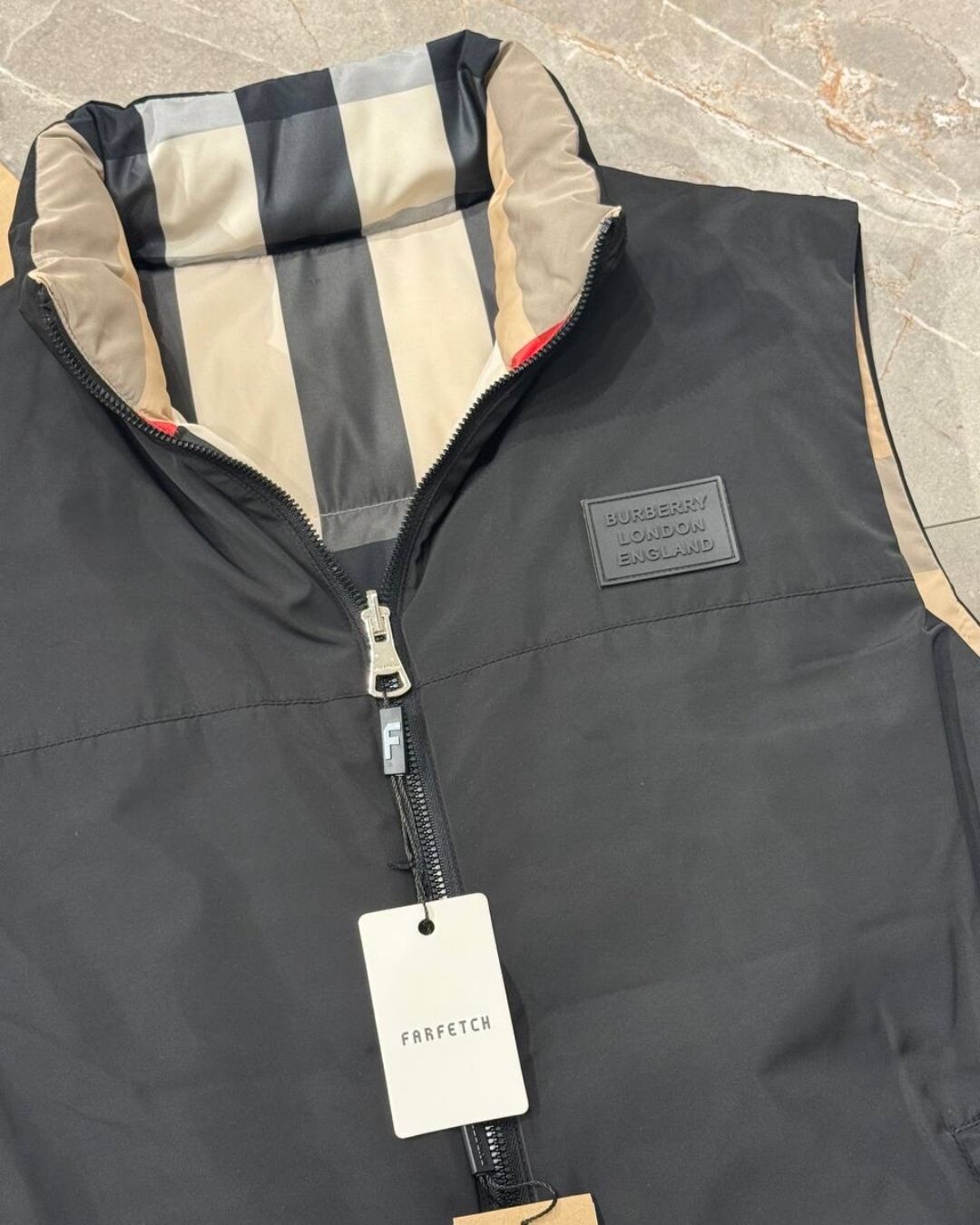 Жилет Burberry