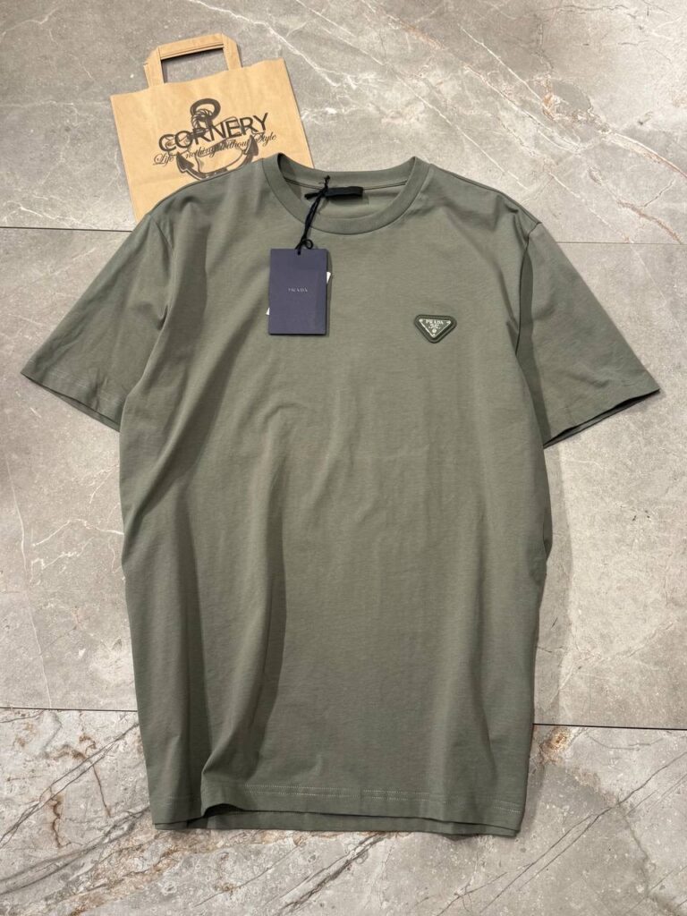 Футболка Prada