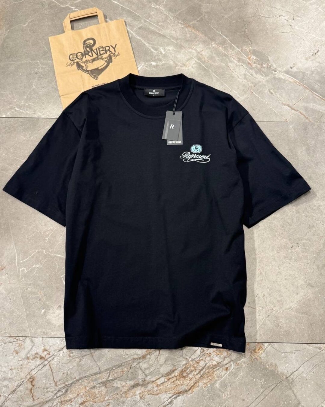 Футболка Represent