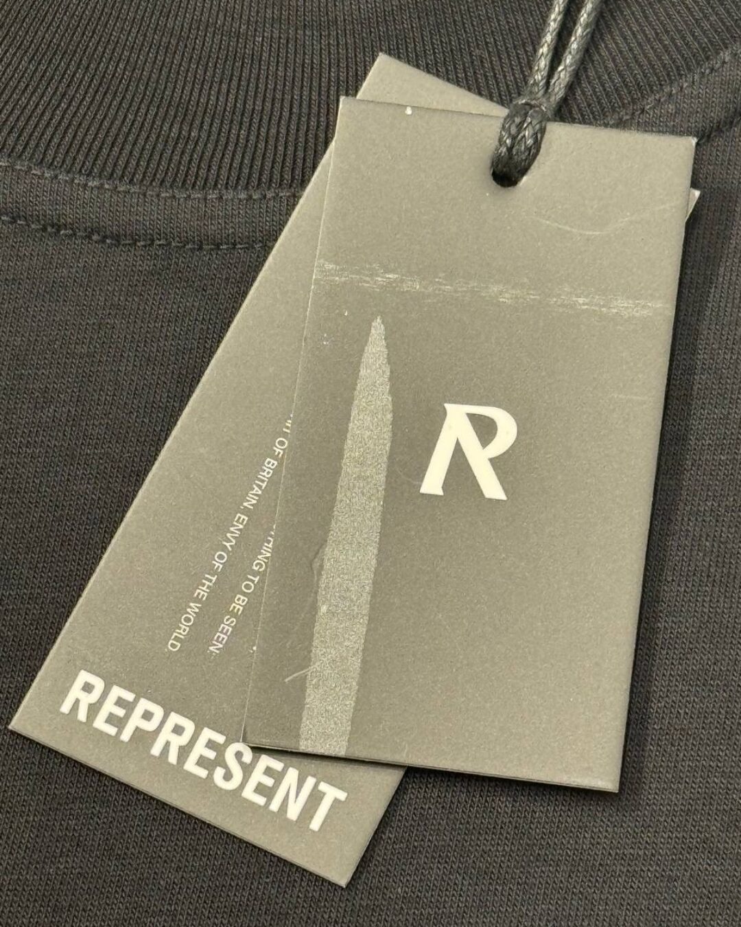 Футболка Represent