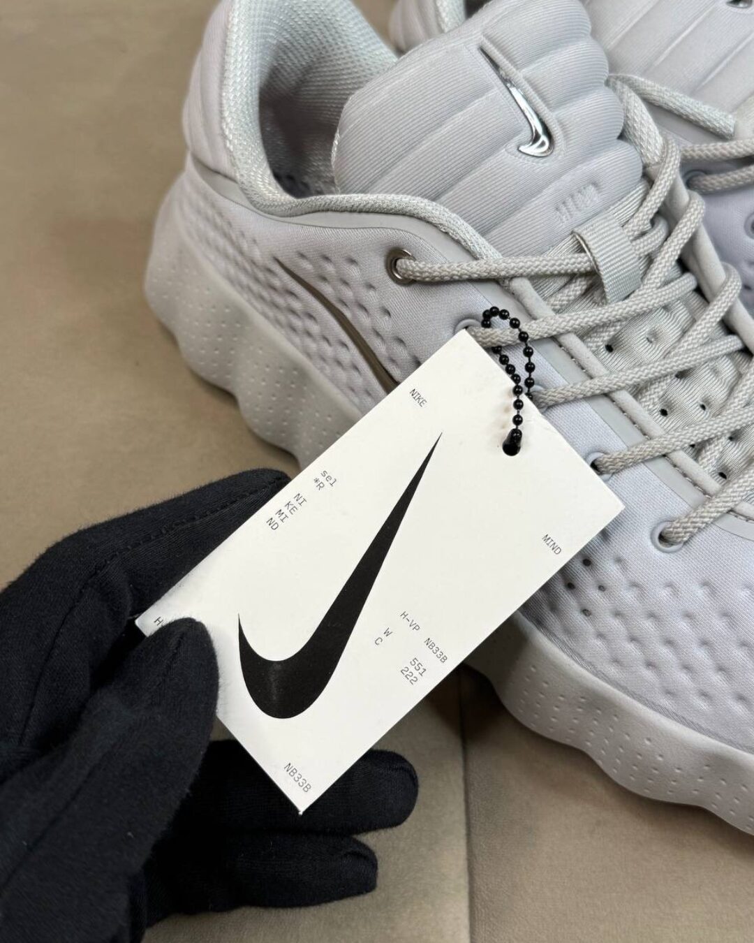 Кроссовки Nike Mind 002