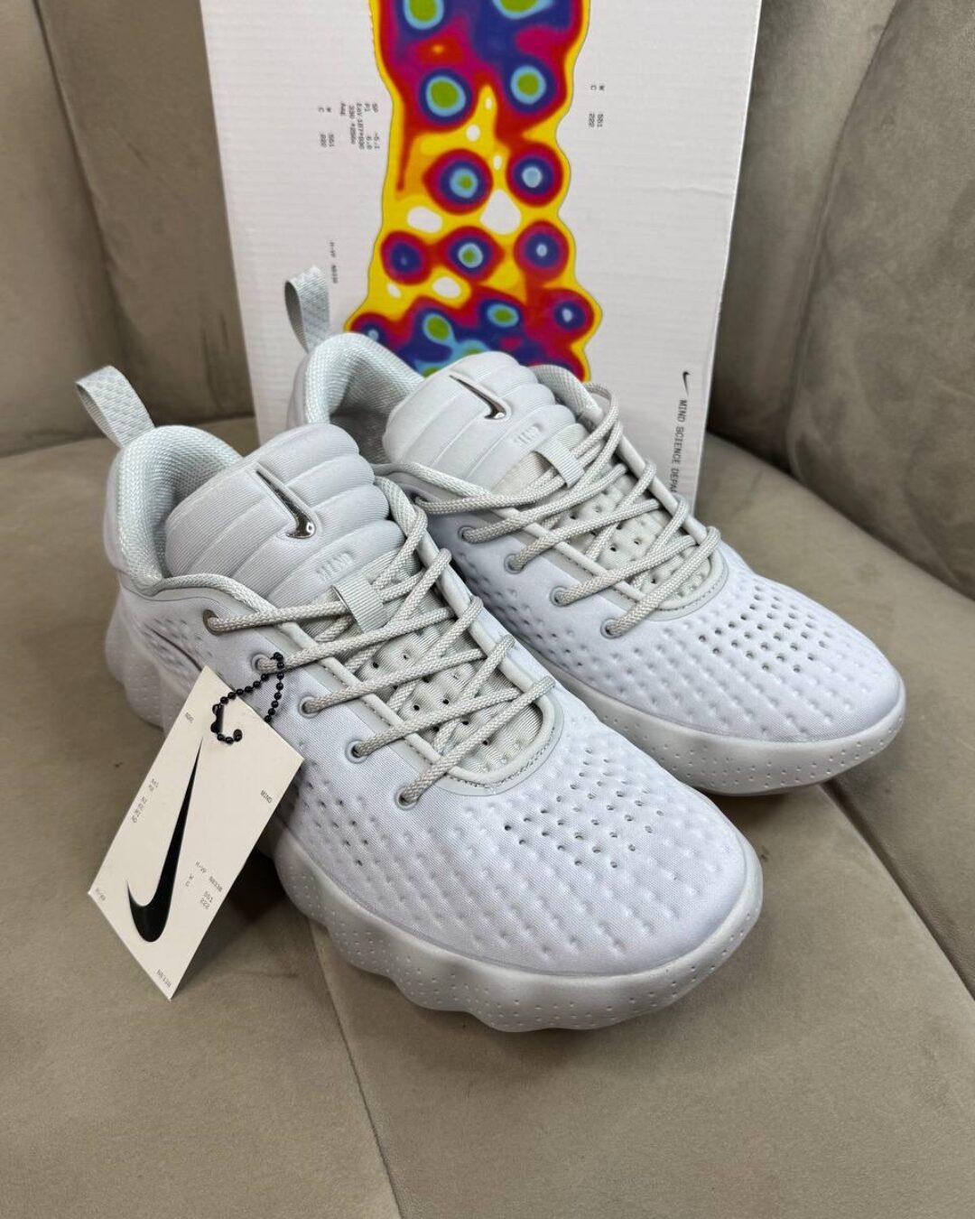 Кроссовки Nike Mind 002