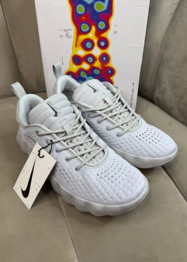 Кроссовки Nike Mind 002