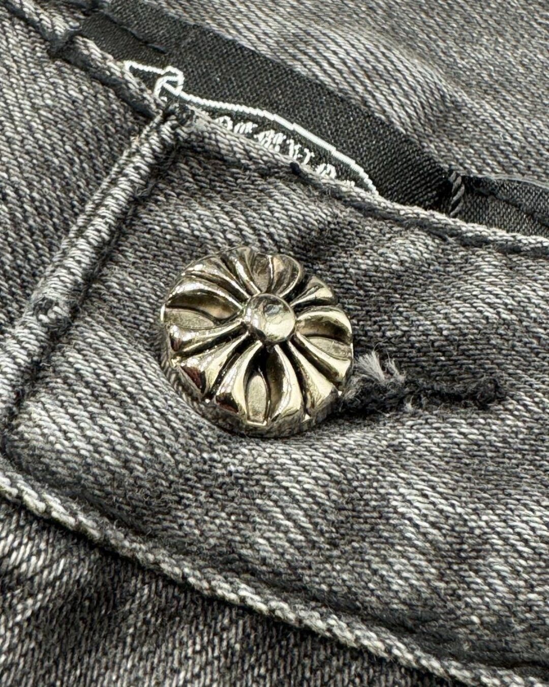 Джинсы Chrome Hearts