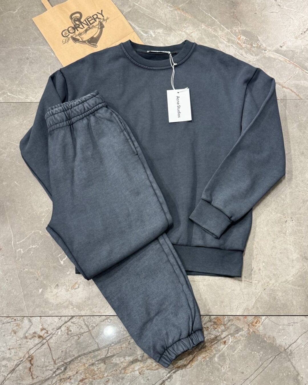 Костюм Acne