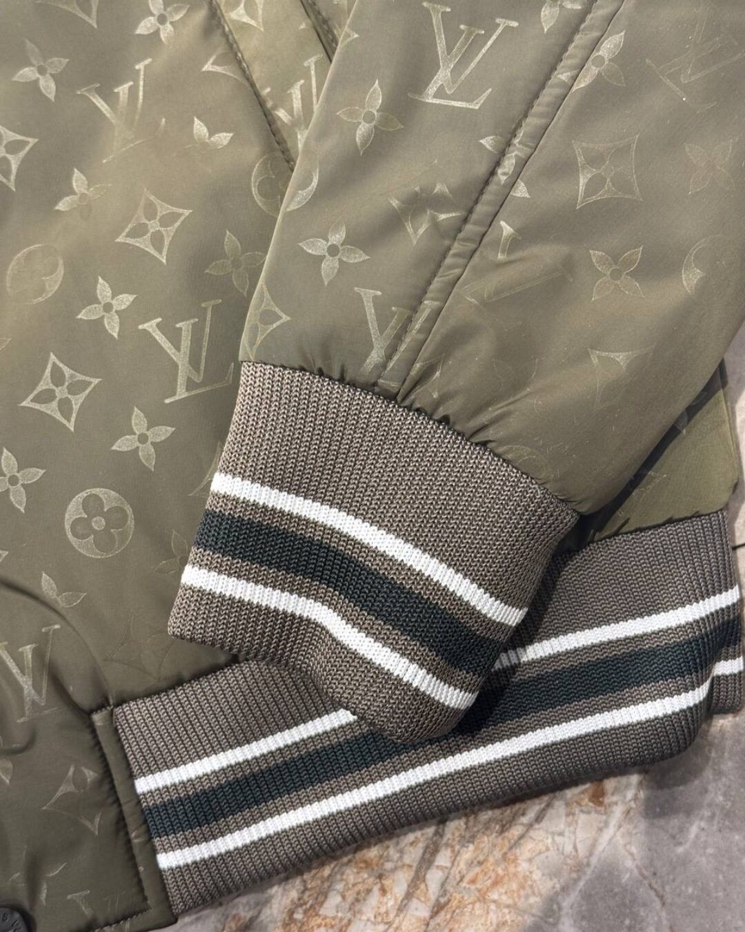 Бомбер Louis Vuitton