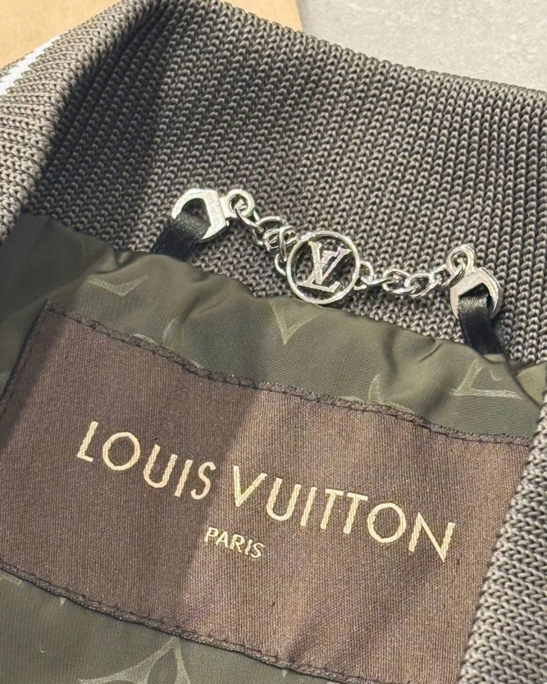 Бомбер Louis Vuitton — фото 6