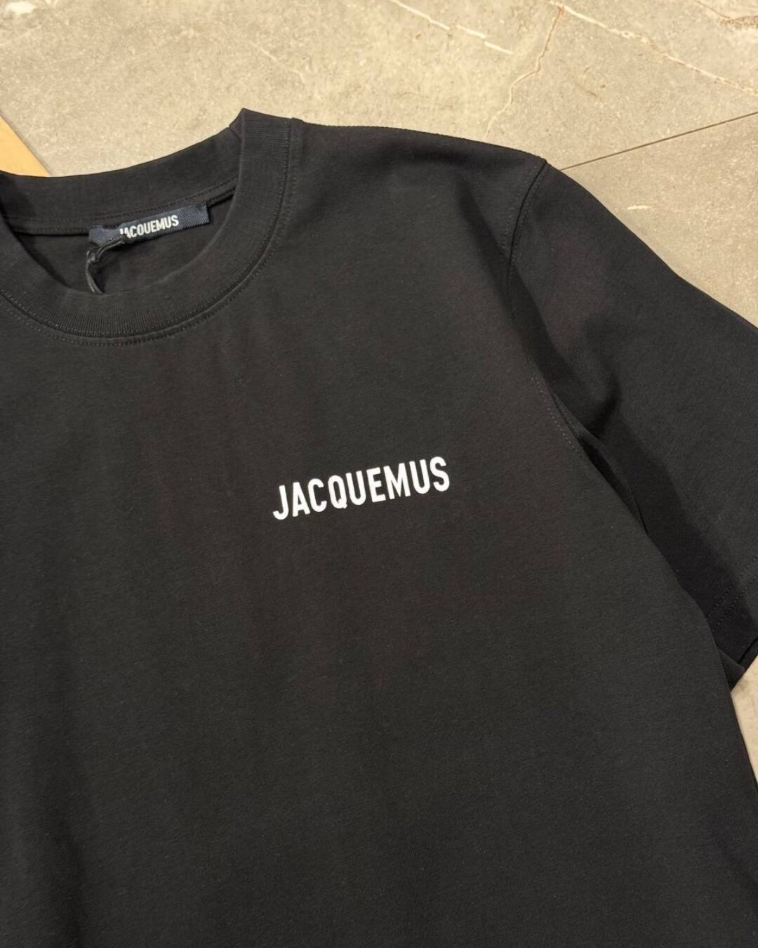 Футболка Jacquemus