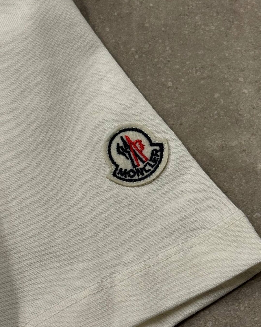 Футболка Moncler