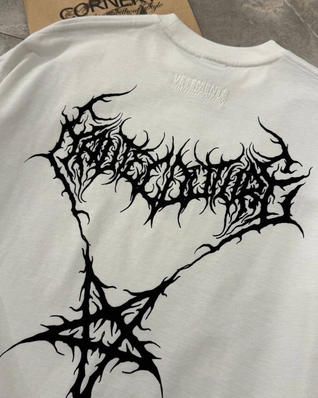 Футболка Vetements