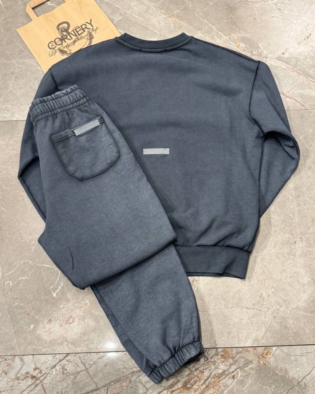 Костюм Acne