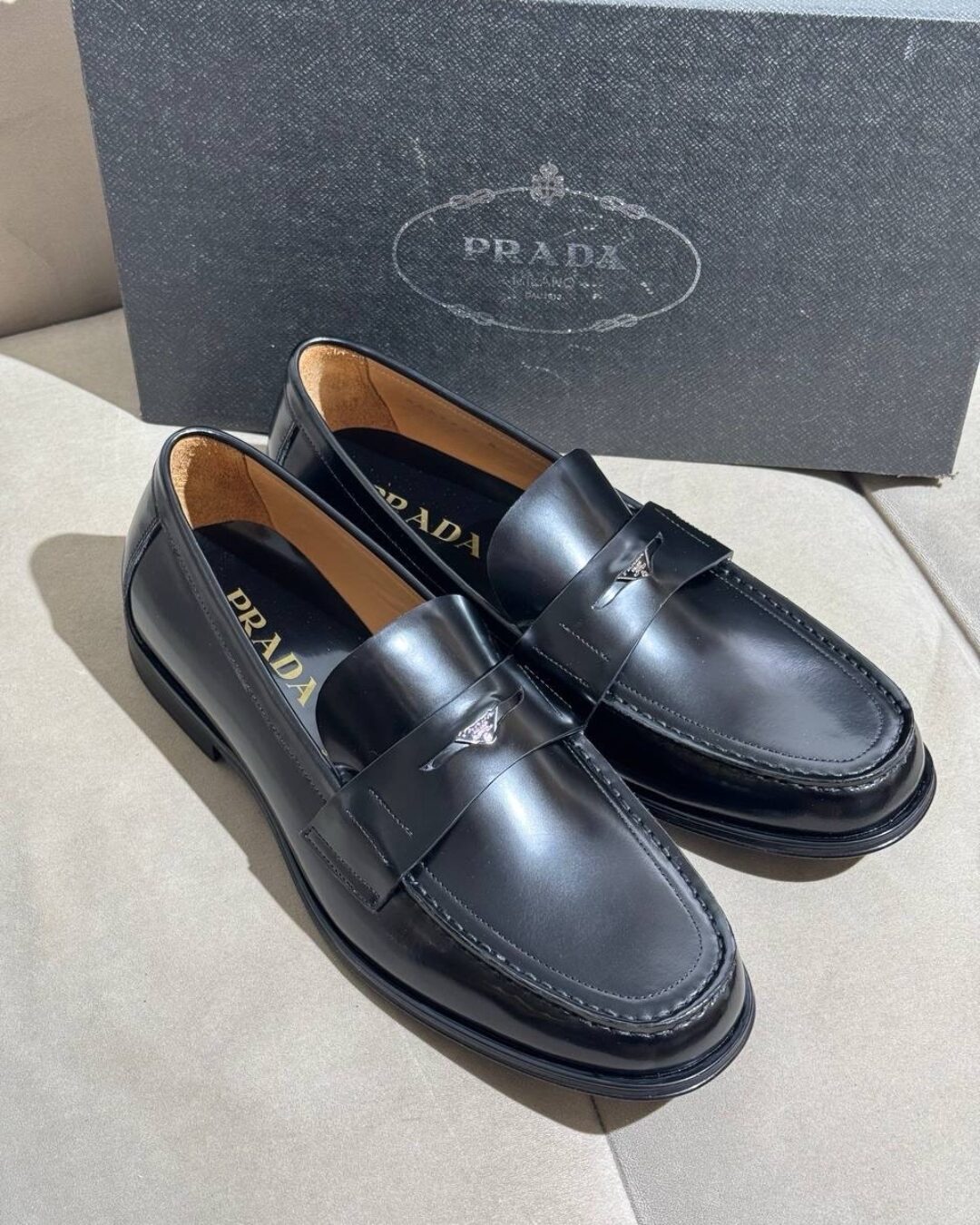 Лоферы Prada