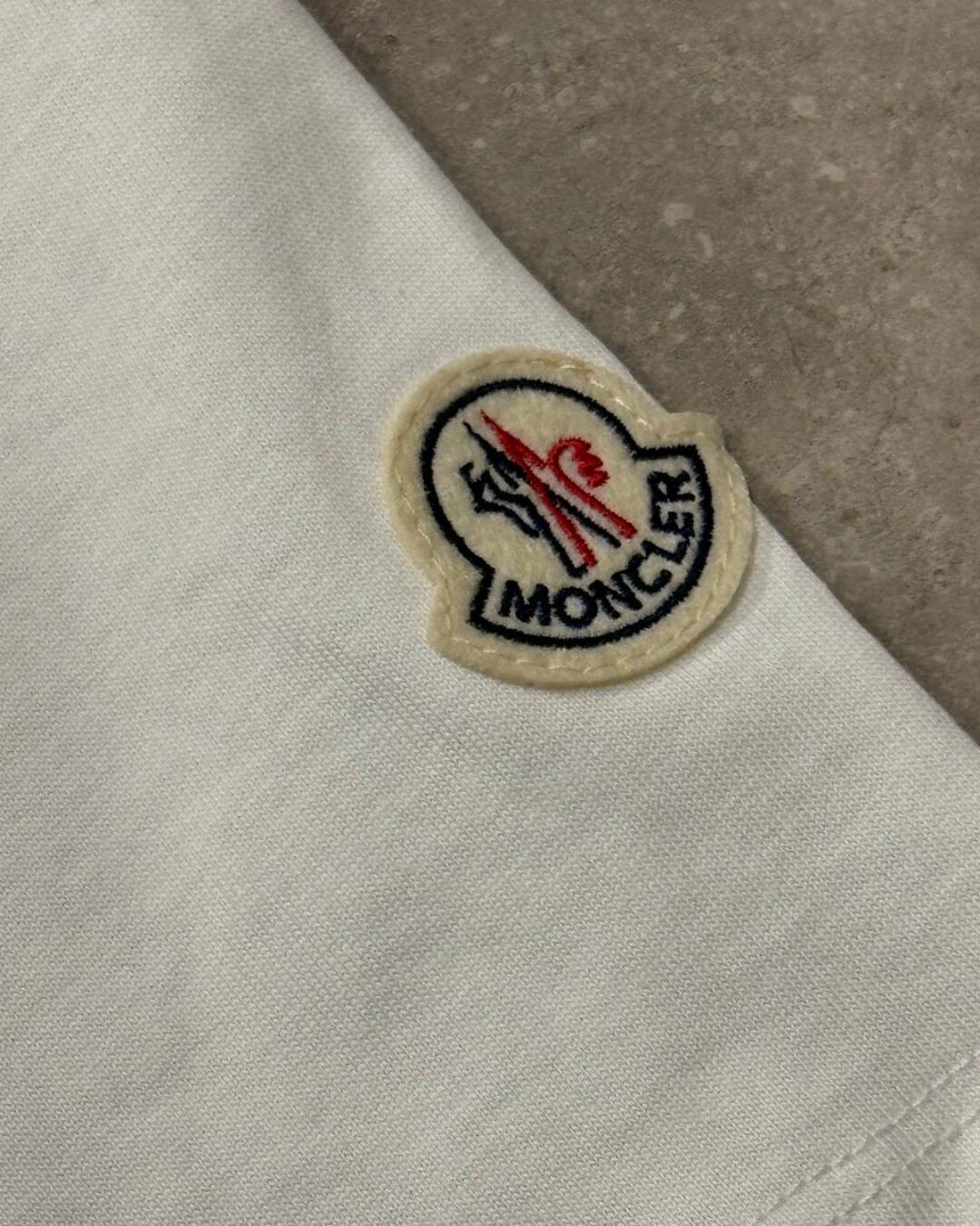Футболка Moncler