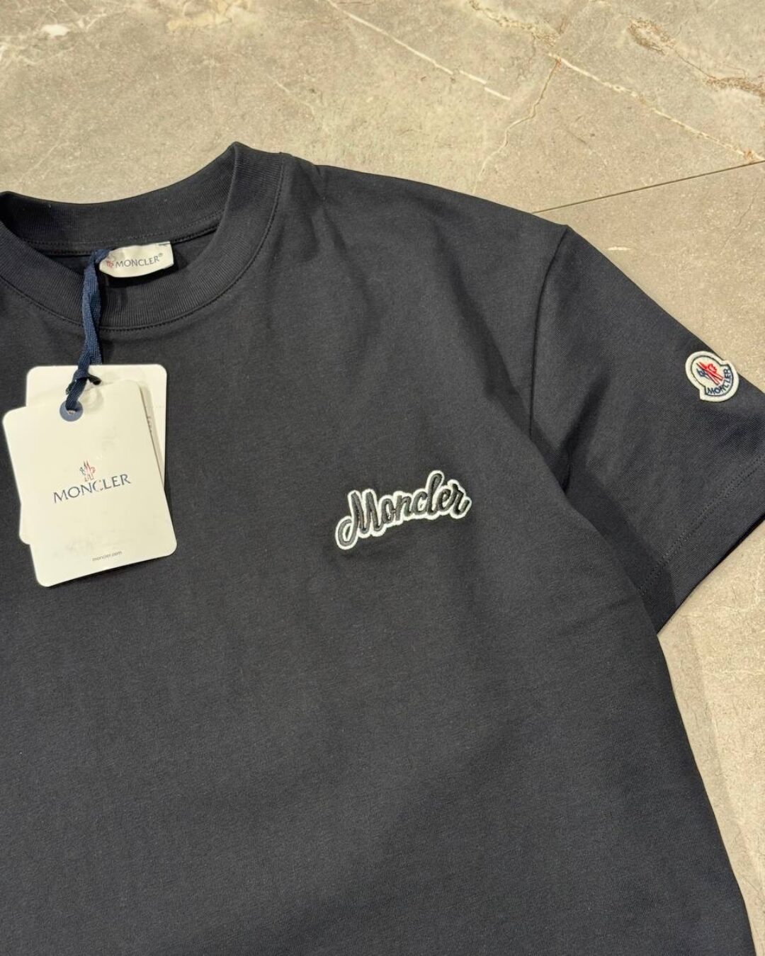 Футболка Moncler