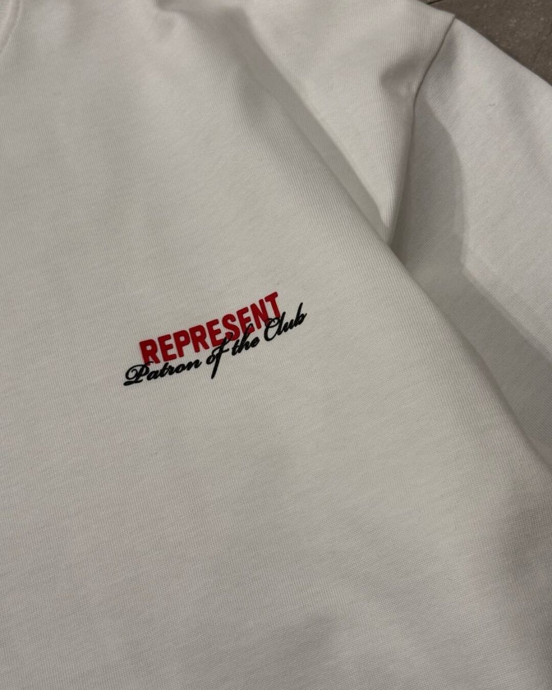 Футболка Represent