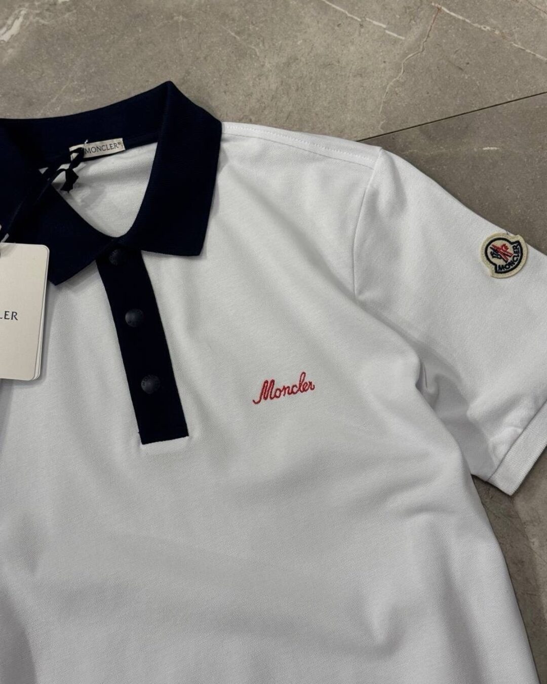 Поло Moncler