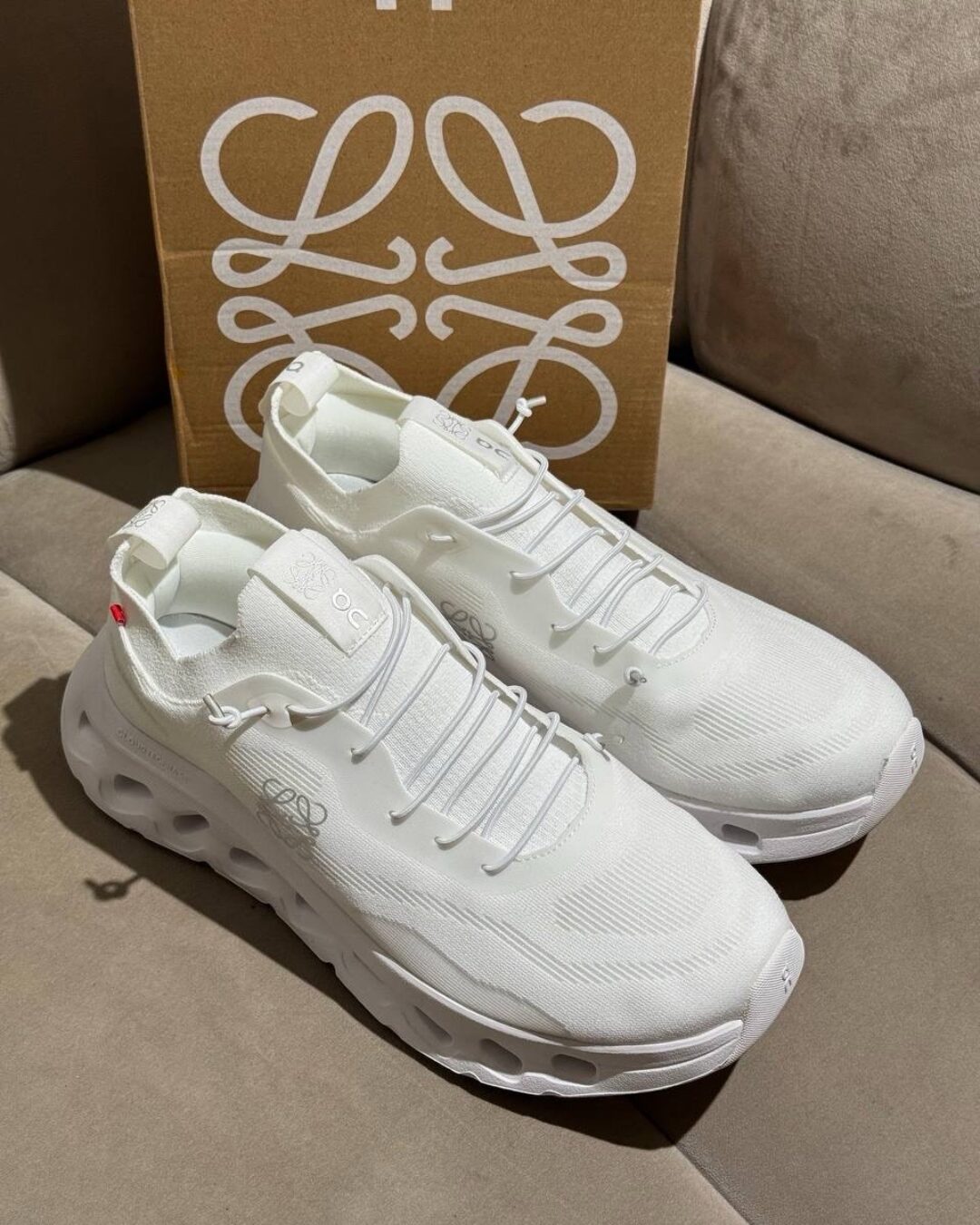 Кроссовки On x Loewe
