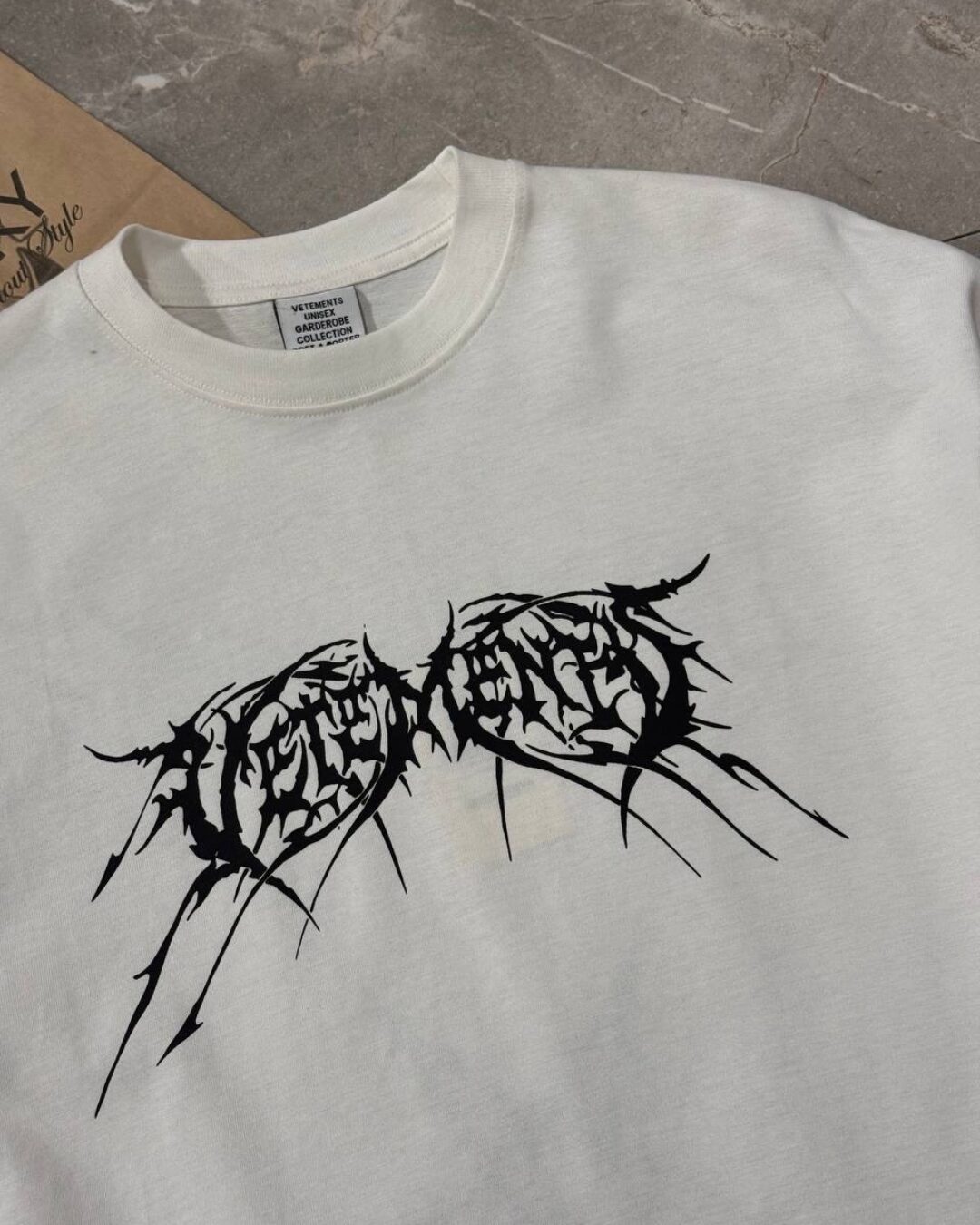 Футболка Vetements