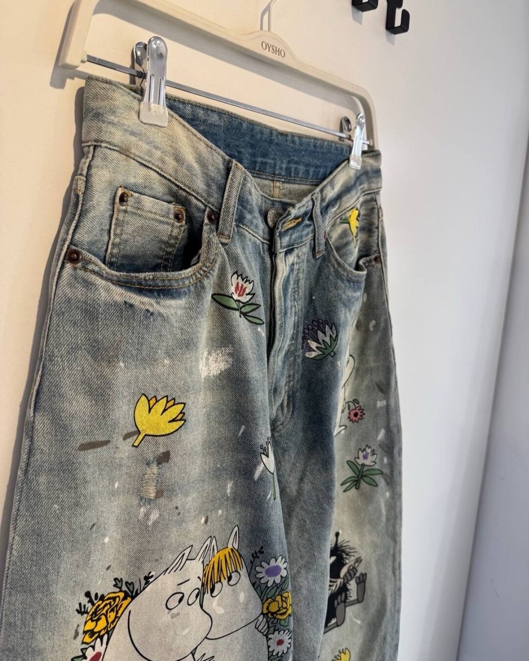 Джинсы Acne x Moomin
