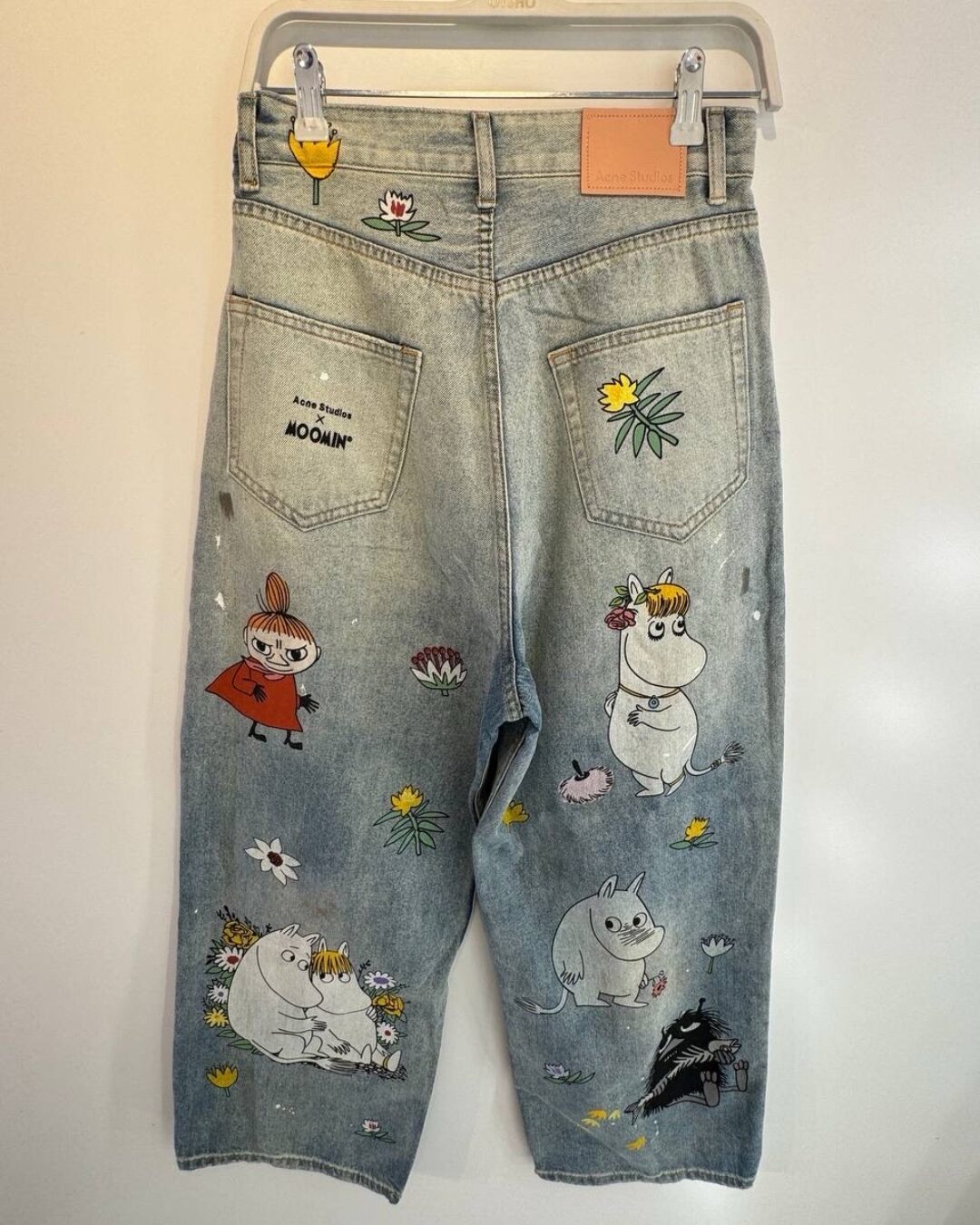 Джинсы Acne x Moomin