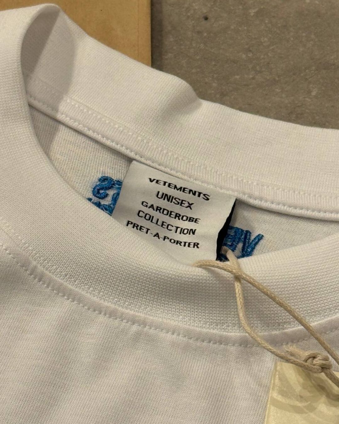 Футболка Vetements Explorer