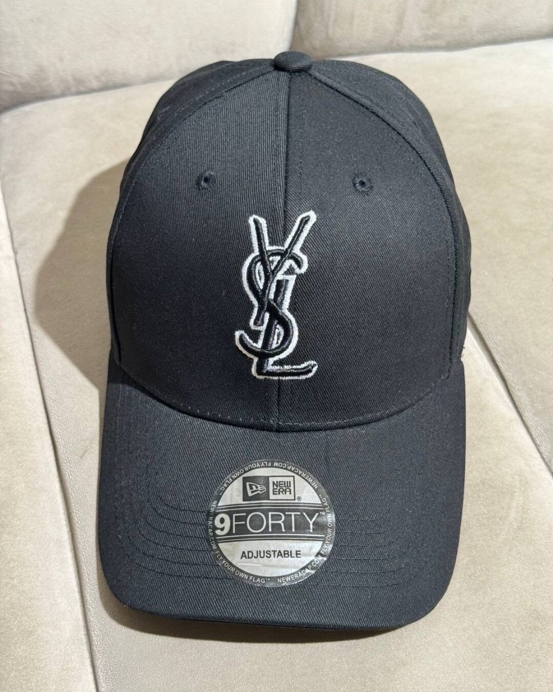 Кепка Yves Saint Laurent