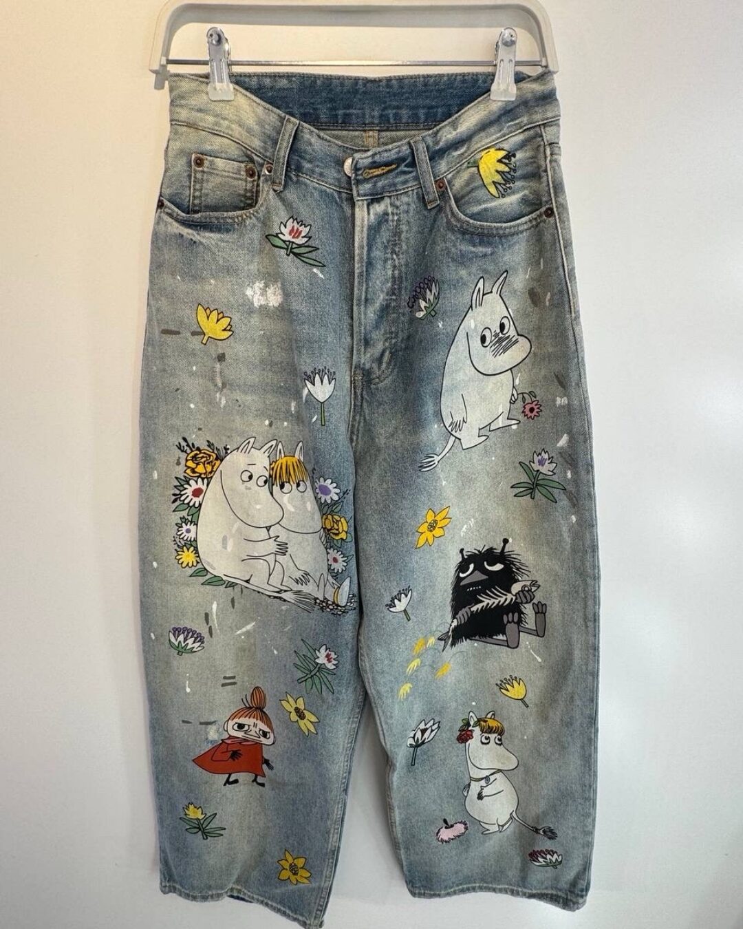 Джинсы Acne x Moomin