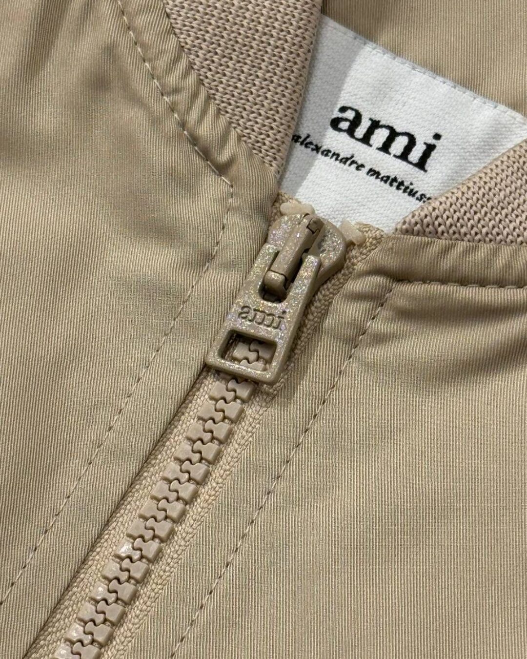 Бомбер Ami