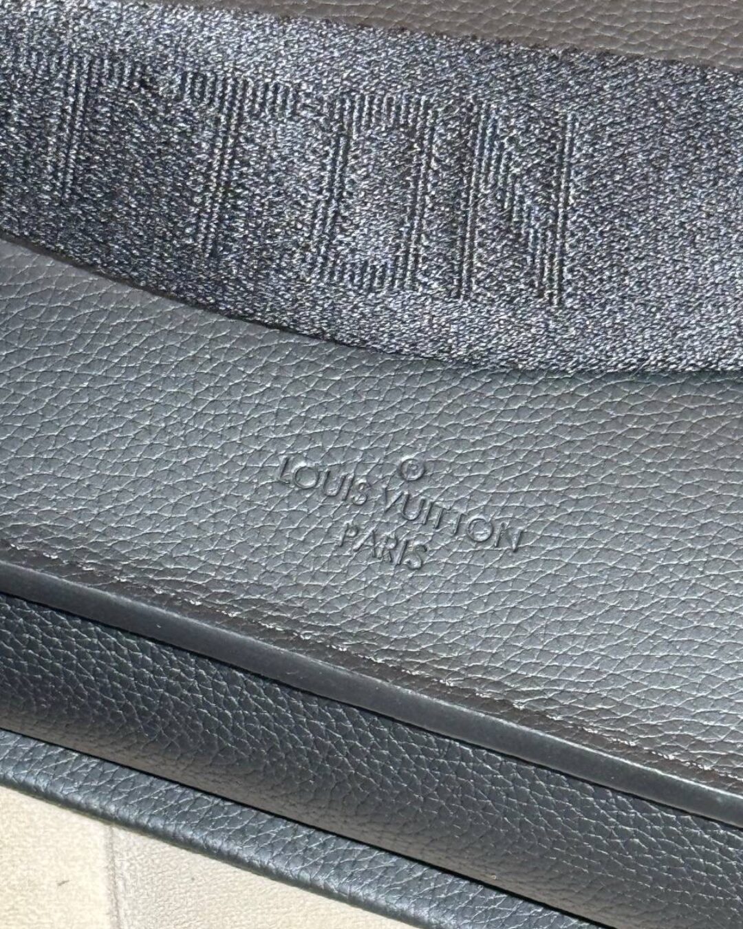 Сумка Louis Vuitton Aerogram Takeoff