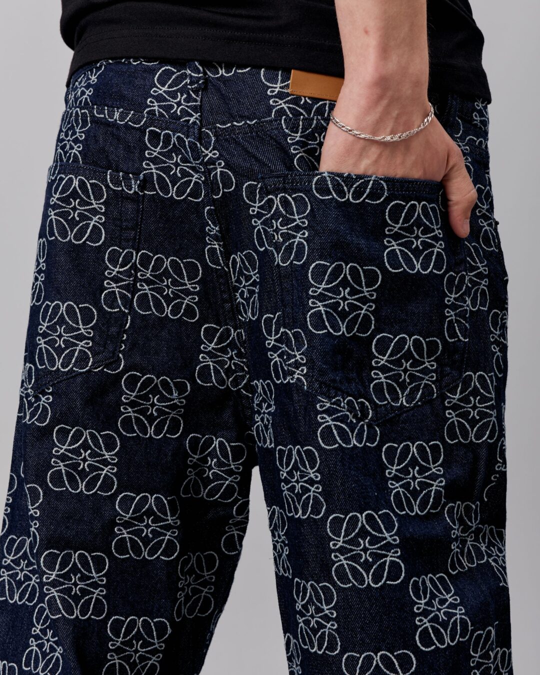 Джинсы Loewe