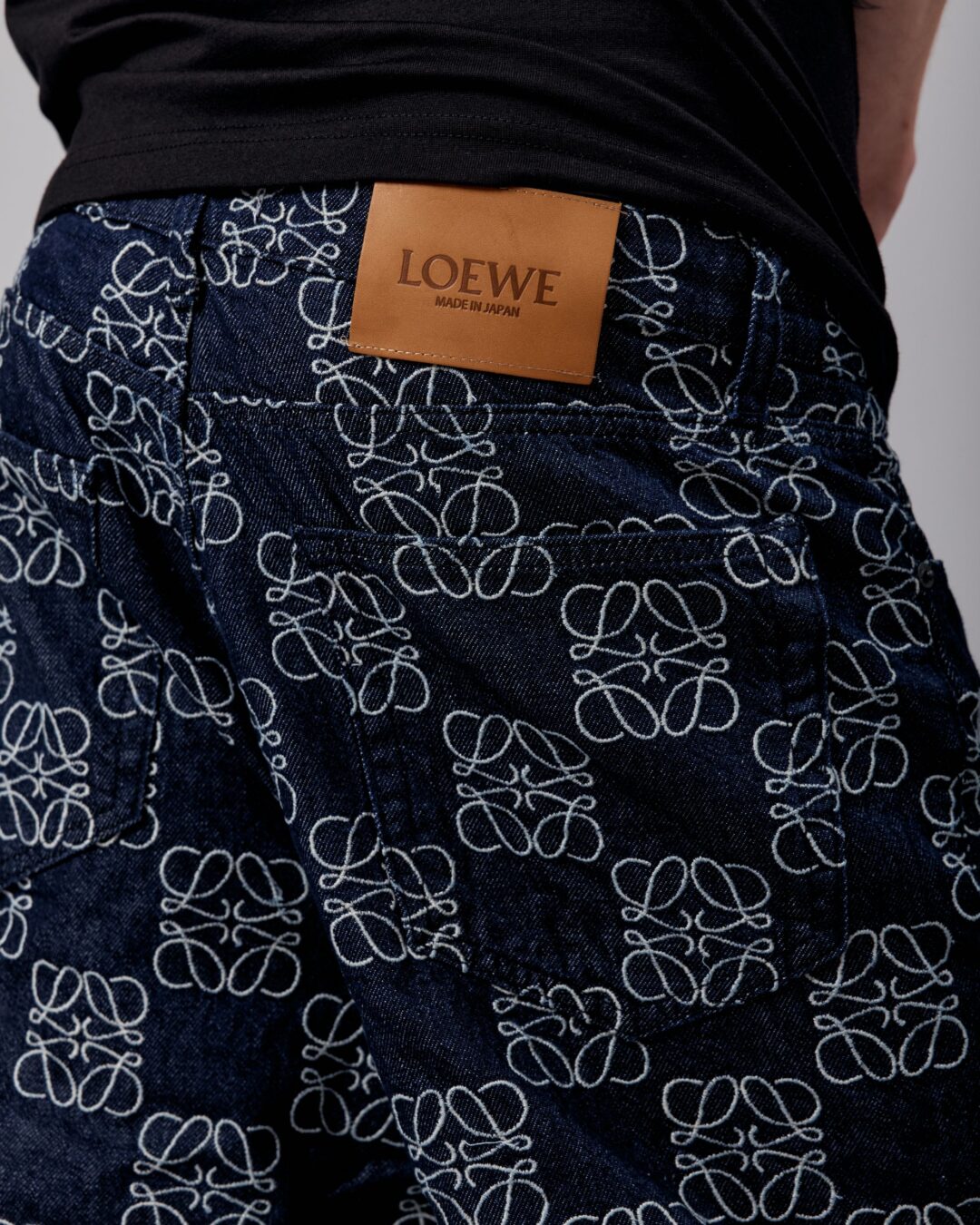 Джинсы Loewe