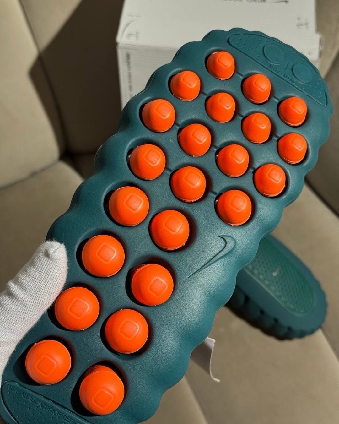 Тапки Nike Mind 001