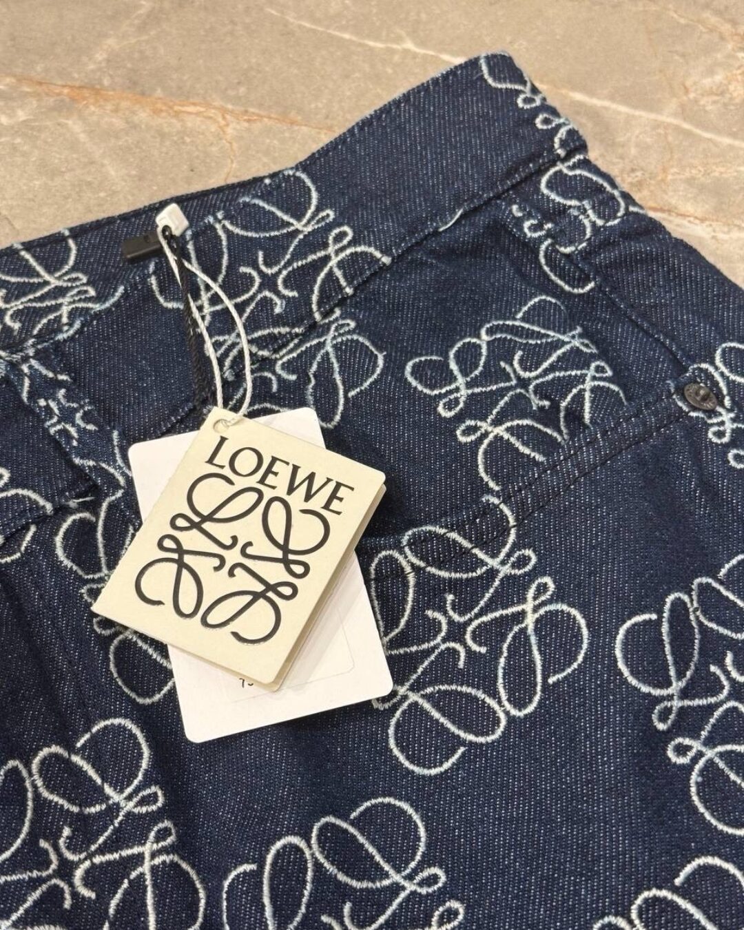 Джинсы Loewe