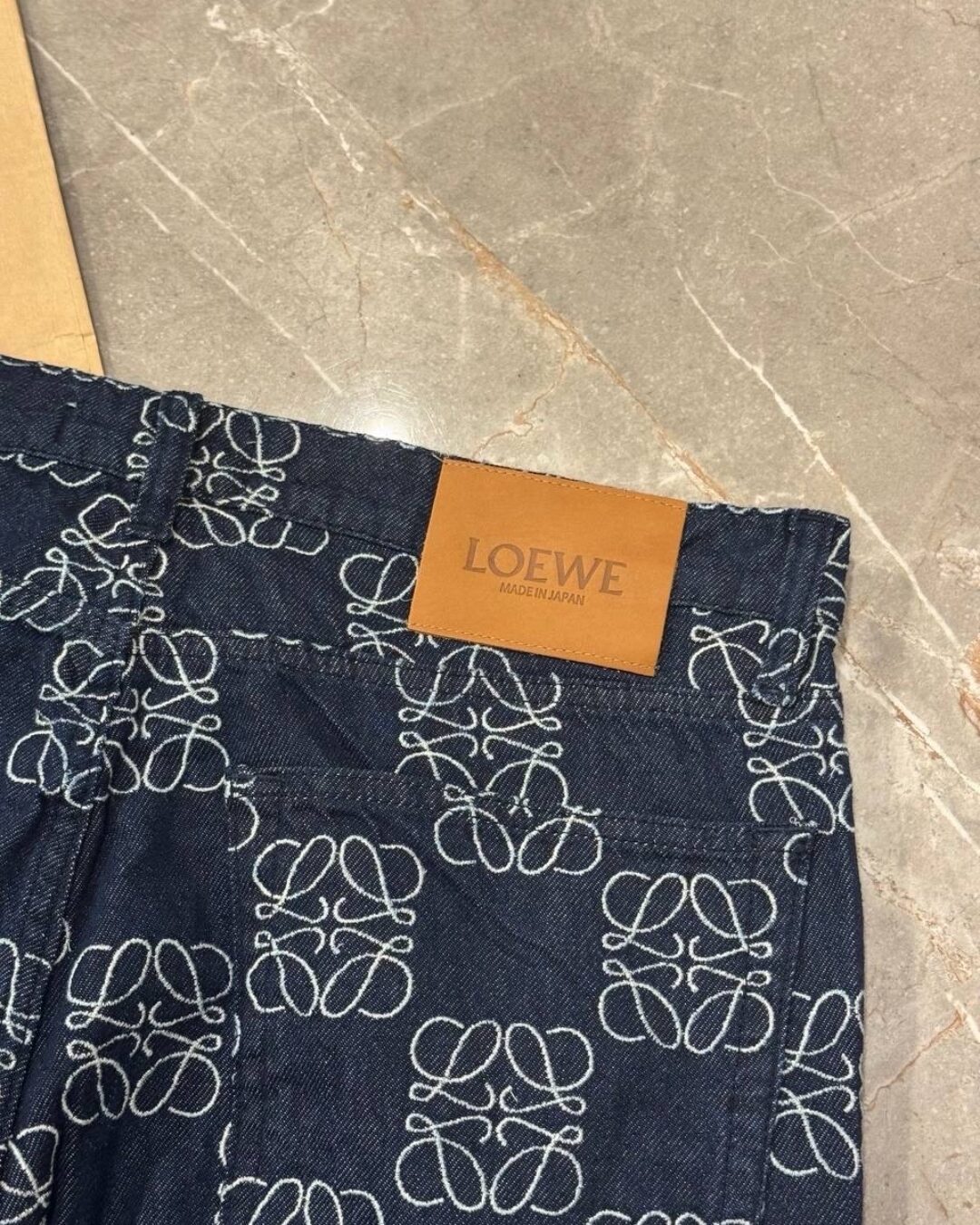 Джинсы Loewe