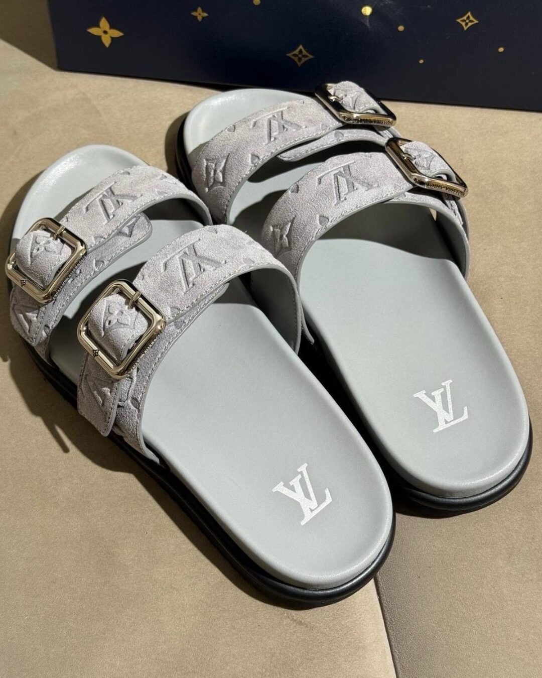 Тапки Louis Vuitton