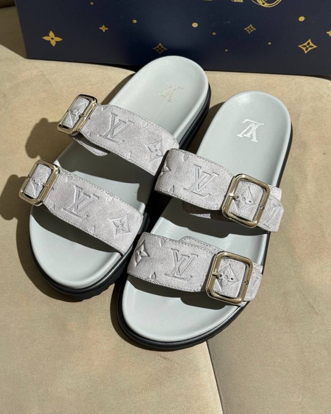 Тапки Louis Vuitton